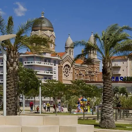 Climatise 2 Pieces, 4 Couchages, A Frejus, Proche Et Commerces, Parking Securise - Fr-1-226a-122 Apartment