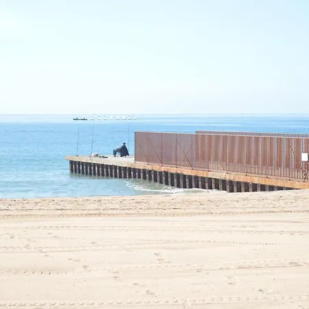 Calme 2 Pieces, Proche Plage, - Fr-1-226a-122 * Frejus